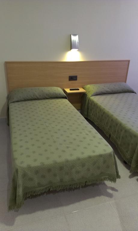 Hostal Bisbal Only Adults No Ac Valencia Zimmer foto